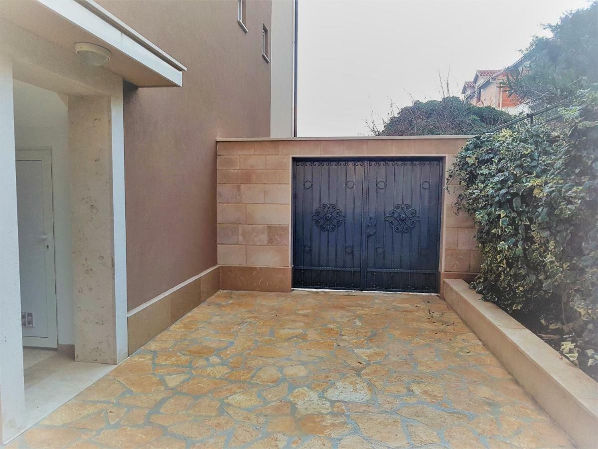 Soren-Sun Apt'S Supetar Εξωτερικό φωτογραφία